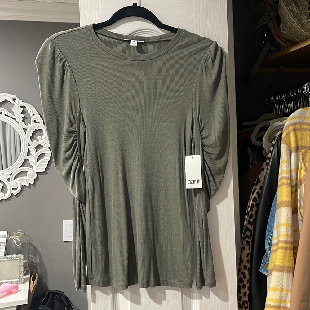 *NWT* Bar III ruffle sleeve top